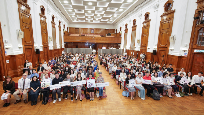 賽馬會「樂天心澄」發佈靜觀對提升學生及家長精神健康的研究報告。
 